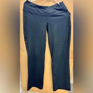 REÍ Women Yoga Leggings Wide legs BLack Pants Size Small tall